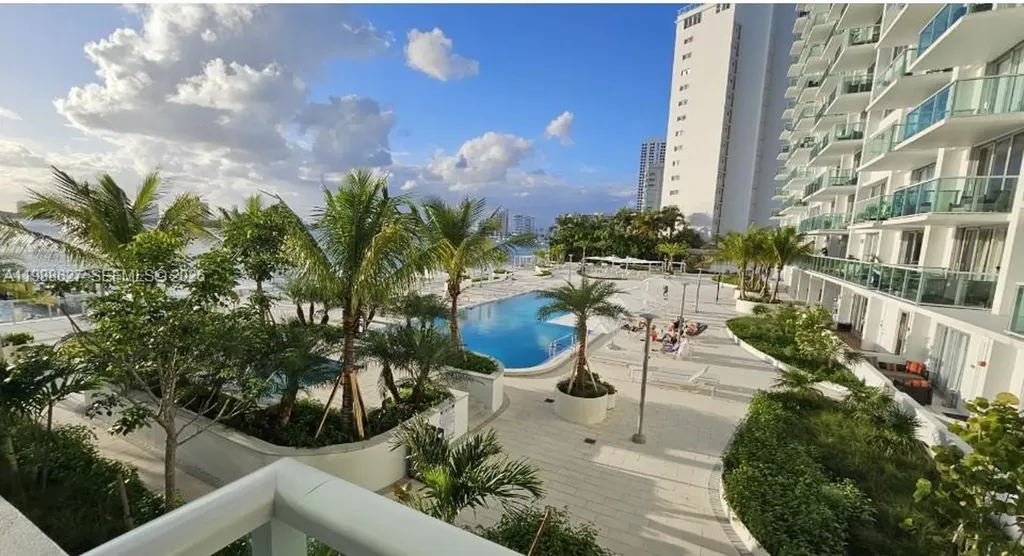 1000 West Avenue Miami Beach FL 33139