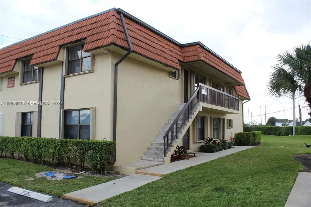 10016 NW 4th Street Pembroke Pines FL 33024