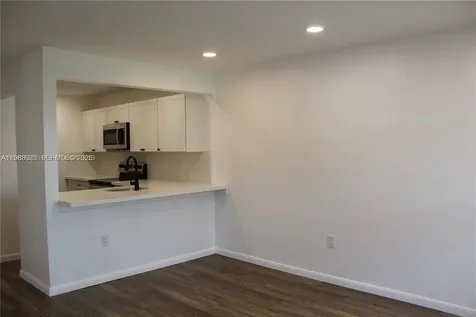 10016 NW 4th Street Pembroke Pines FL 33024