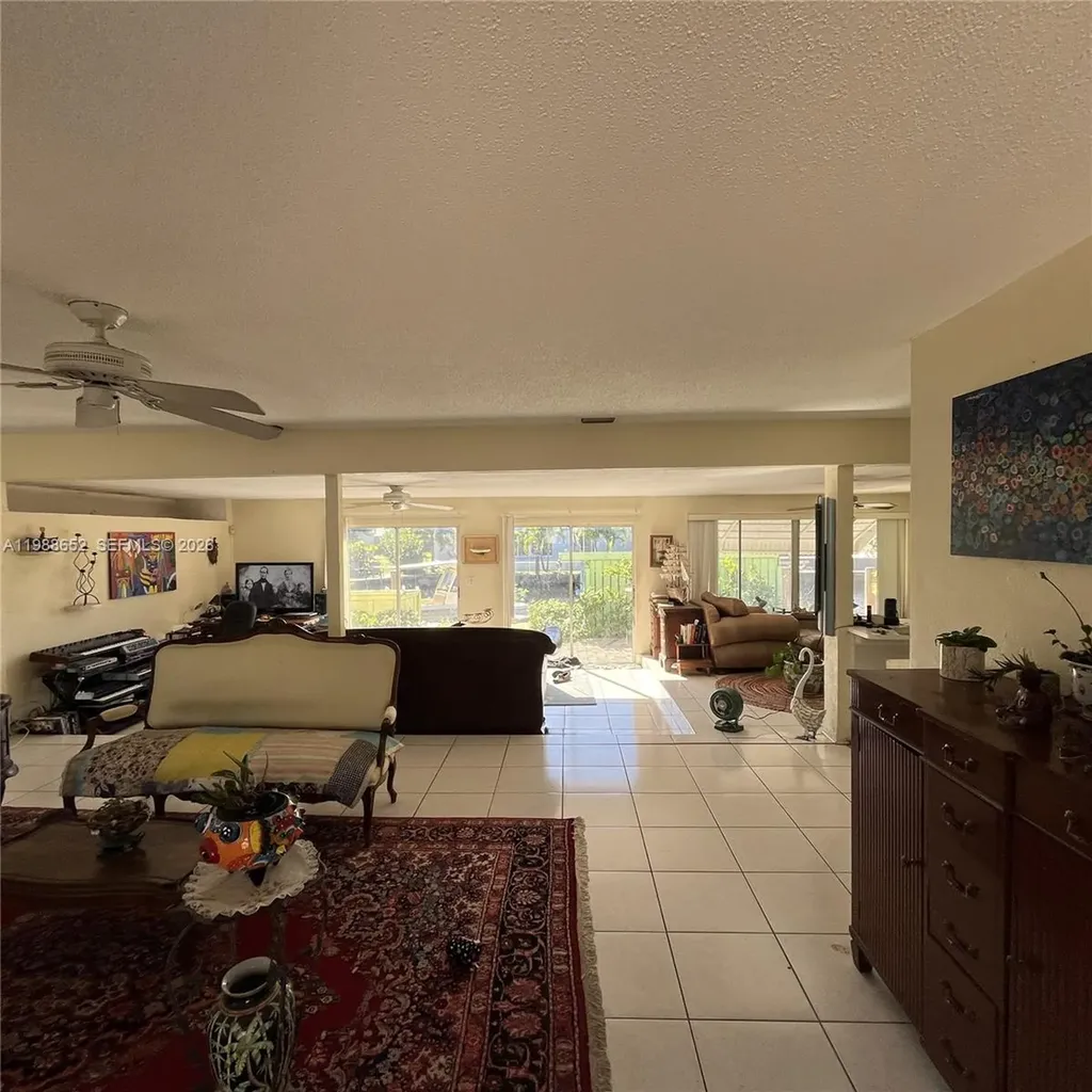 1004 Mandarin Isle Fort Lauderdale FL 33315
