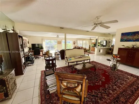 1004 Mandarin Isle Fort Lauderdale FL 33315