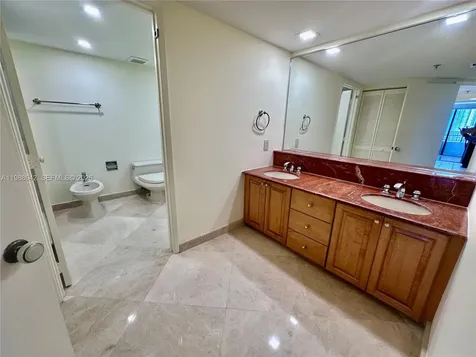 520 Brickell Key Drive Miami FL 33131