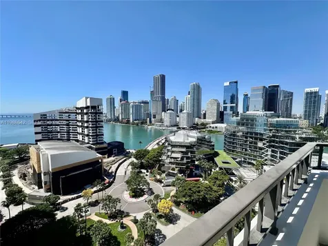 520 Brickell Key Drive Miami FL 33131