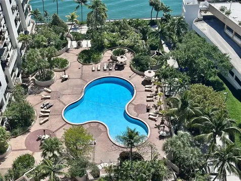 520 Brickell Key Drive Miami FL 33131