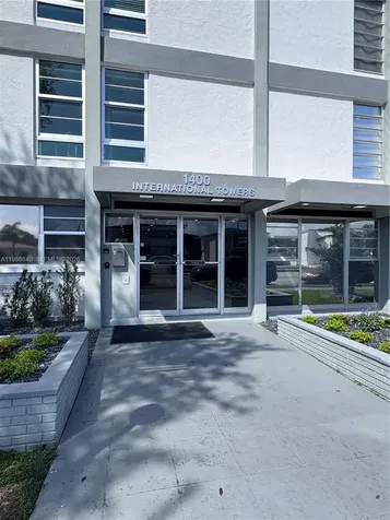 1400 SW 27th Avenue Miami FL 33145