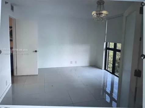 4000 Towerside Terrace Miami FL 33138