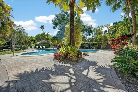 6904 N Kendall Drive Pinecrest FL 33156