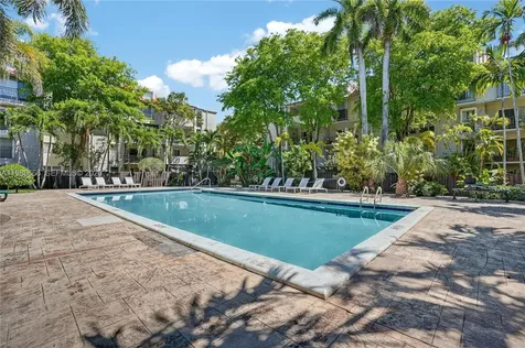 6904 N Kendall Drive Pinecrest FL 33156
