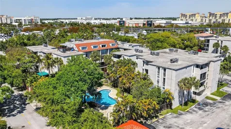 6904 N Kendall Drive Pinecrest FL 33156