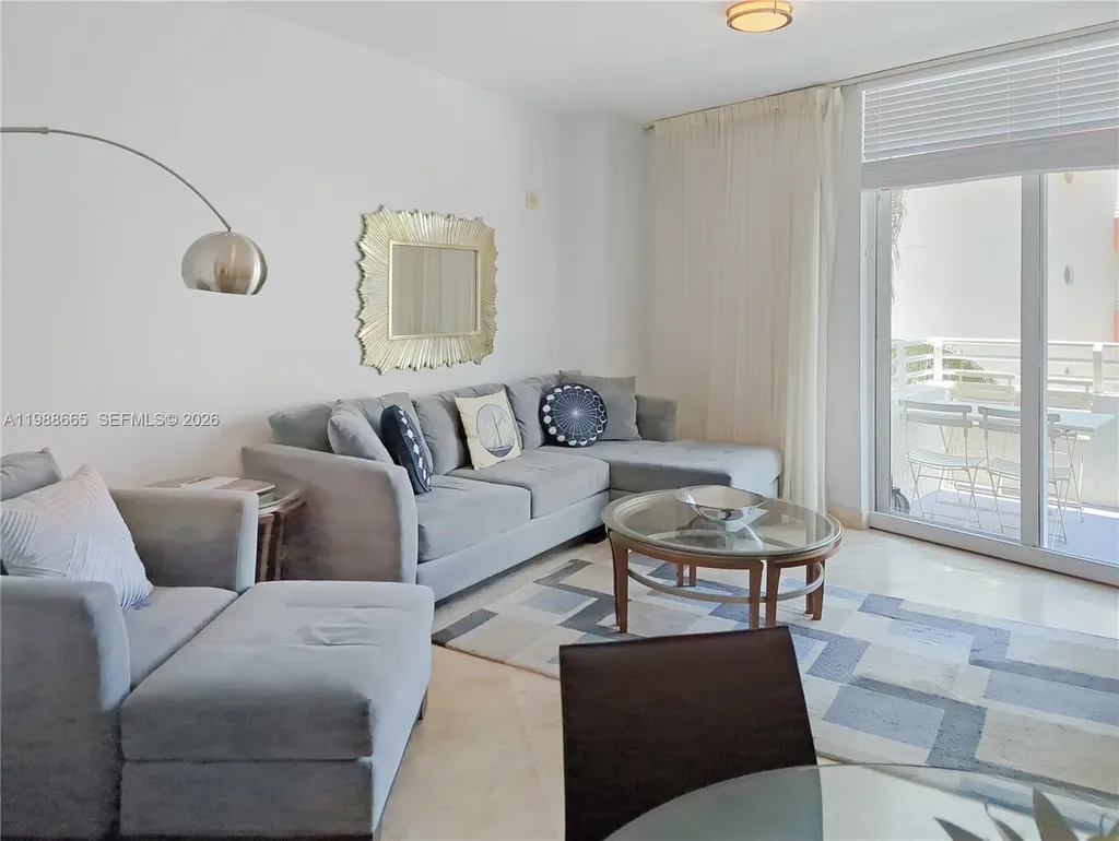 225 Collins Avenue Miami Beach FL 33139