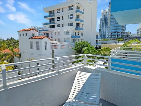 225 Collins Avenue Miami Beach FL 33139