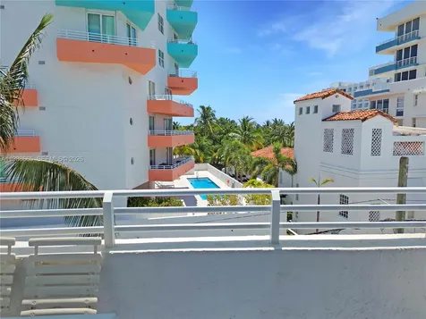 225 Collins Avenue Miami Beach FL 33139