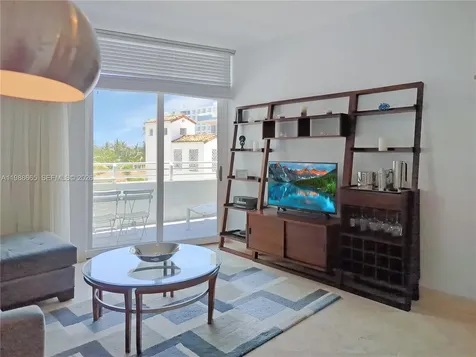 225 Collins Avenue Miami Beach FL 33139