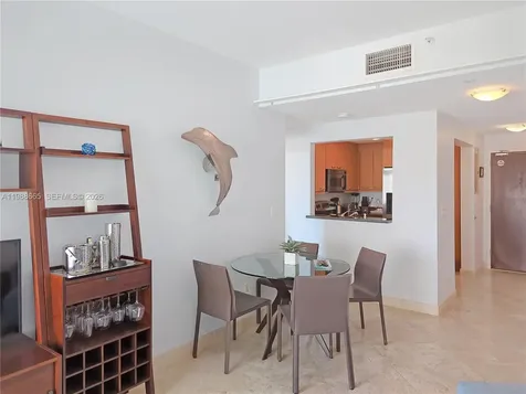 225 Collins Avenue Miami Beach FL 33139