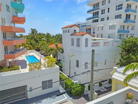 225 Collins Avenue Miami Beach FL 33139