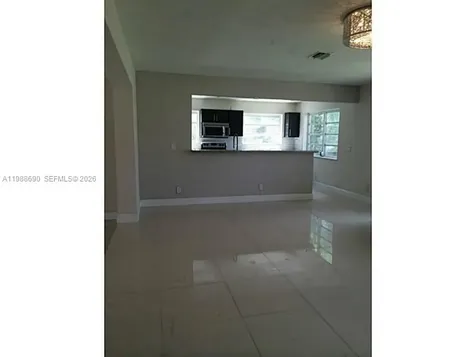 740 NE 179 Te North Miami Beach FL 33162