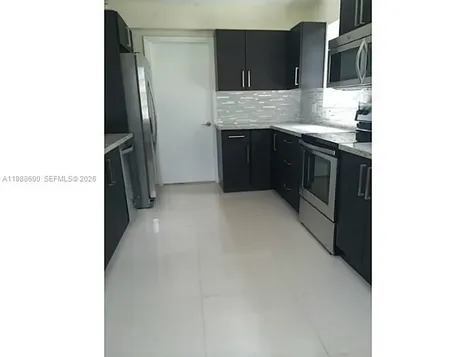 740 NE 179 Te North Miami Beach FL 33162