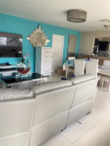 740 NE 179 Te North Miami Beach FL 33162