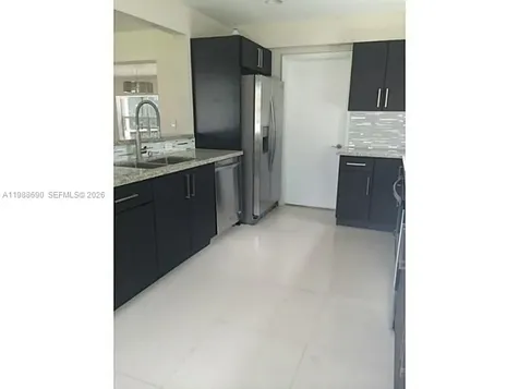 740 NE 179 Te North Miami Beach FL 33162