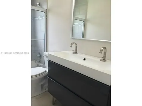 740 NE 179 Te North Miami Beach FL 33162