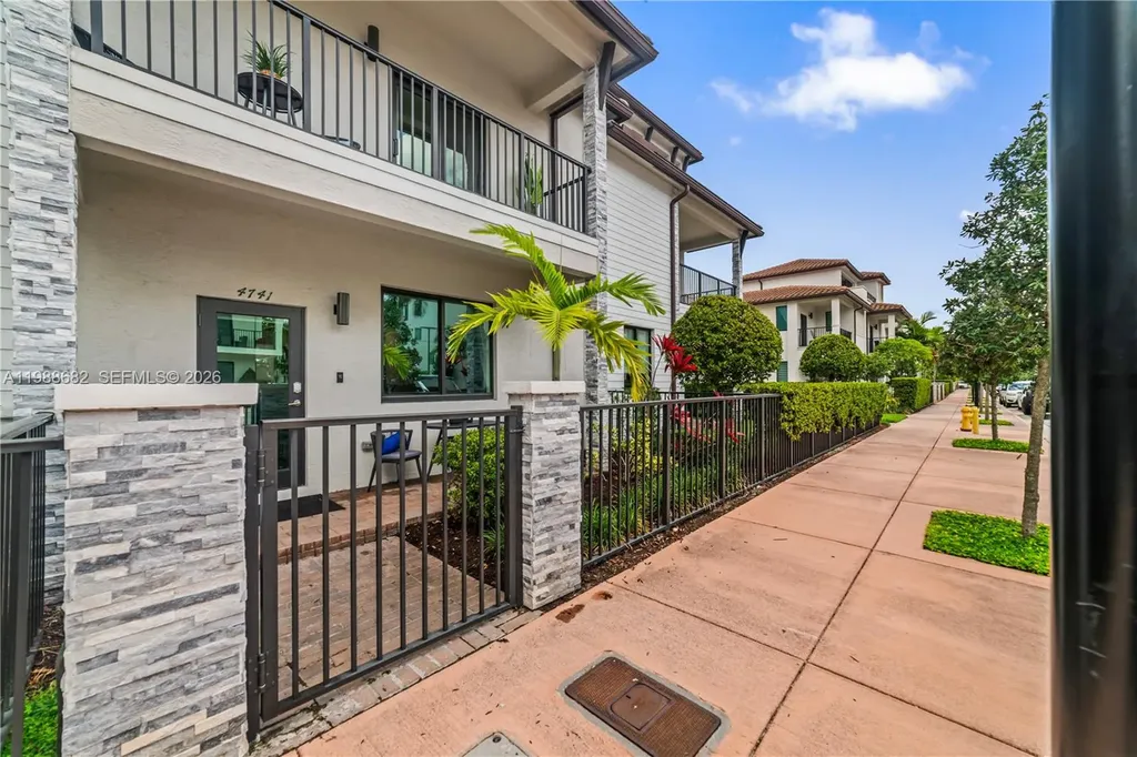 4741 NW 84th Avenue Doral FL 33166