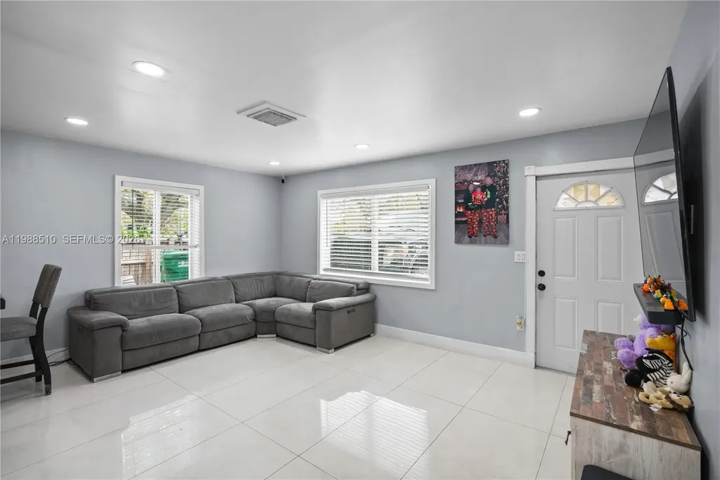 1803 SW 43rd Way Fort Lauderdale FL 33317