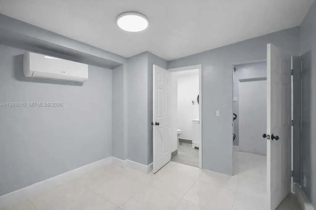 1803 SW 43rd Way Fort Lauderdale FL 33317