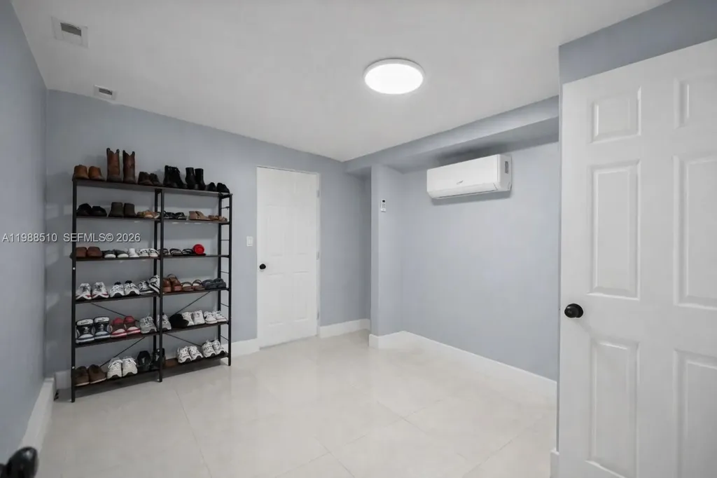 1803 SW 43rd Way Fort Lauderdale FL 33317