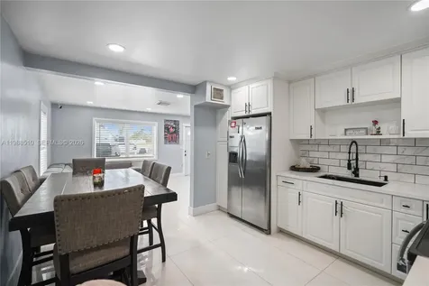 1803 SW 43rd Way Fort Lauderdale FL 33317