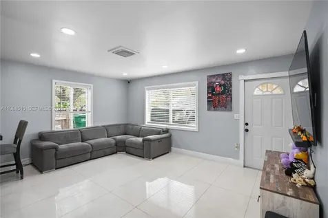1803 SW 43rd Way Fort Lauderdale FL 33317