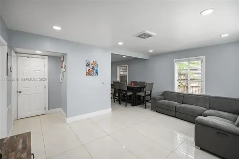 1803 SW 43rd Way Fort Lauderdale FL 33317
