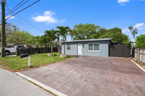 1803 SW 43rd Way Fort Lauderdale FL 33317