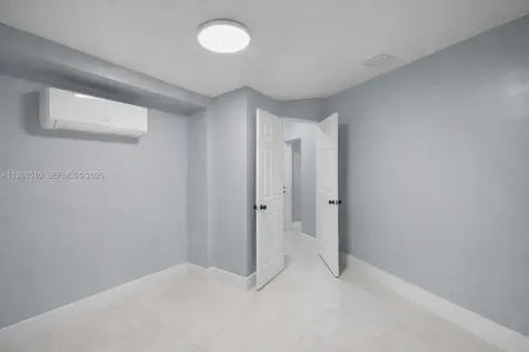1803 SW 43rd Way Fort Lauderdale FL 33317