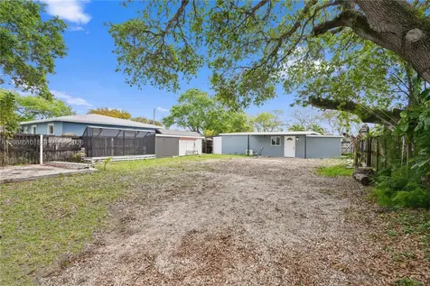 1803 SW 43rd Way Fort Lauderdale FL 33317
