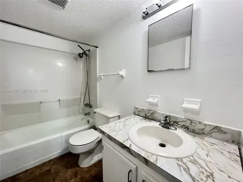 850 E Commercial Boulevard Oakland Park FL 33334