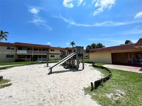850 E Commercial Boulevard Oakland Park FL 33334