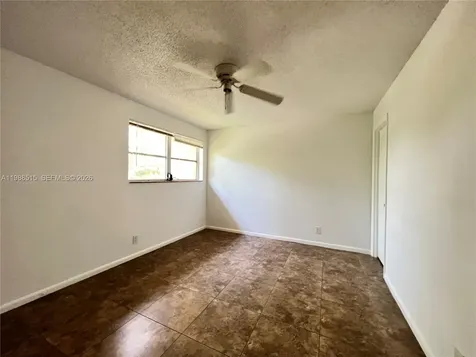 850 E Commercial Boulevard Oakland Park FL 33334