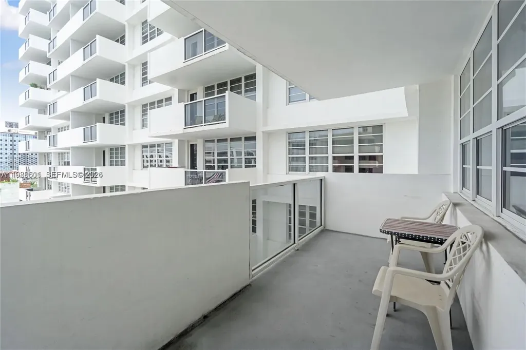 100 Lincoln Road Miami Beach FL 33139