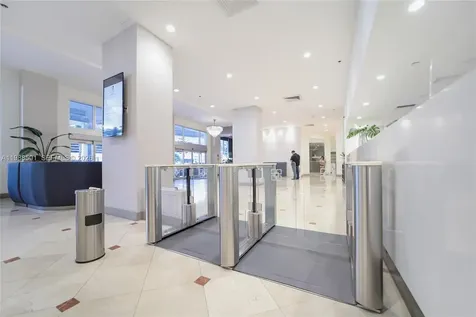 100 Lincoln Road Miami Beach FL 33139