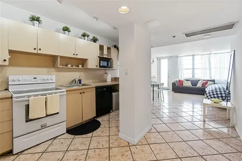 100 Lincoln Road Miami Beach FL 33139