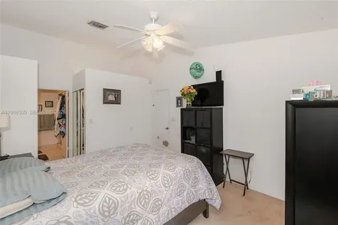1172 NW 122nd Terrace Pembroke Pines FL 33026