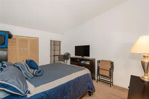 1172 NW 122nd Terrace Pembroke Pines FL 33026