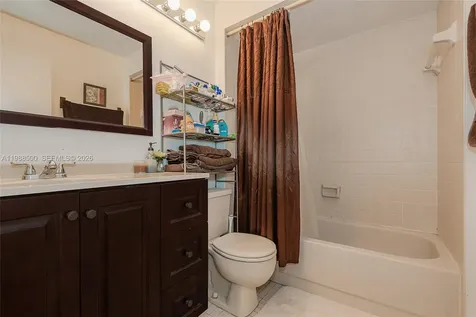 1172 NW 122nd Terrace Pembroke Pines FL 33026
