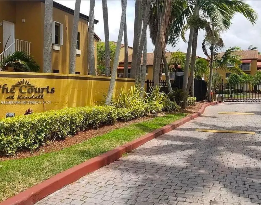 15520 SW 80th Street Miami FL 33193