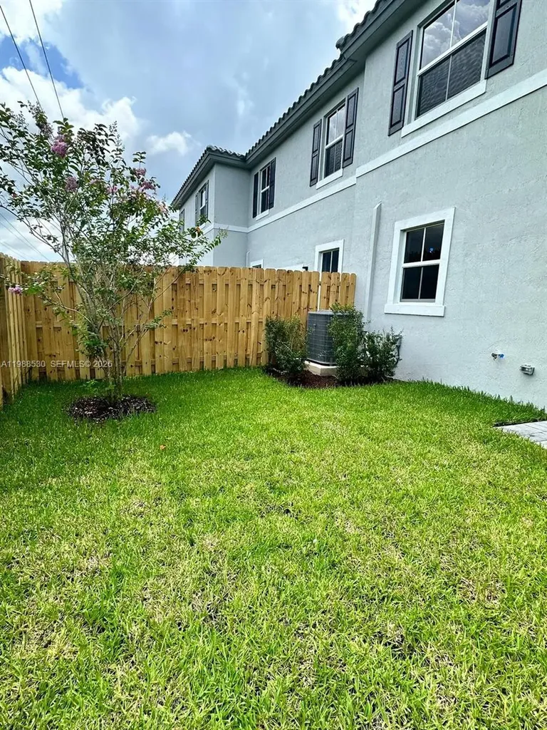 11965 NW 47th Manor Coral Springs FL 33076