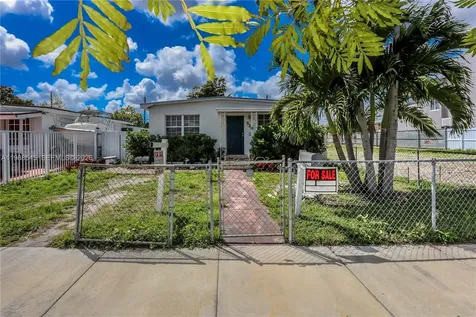 528 E 10th Street Hialeah FL 33010