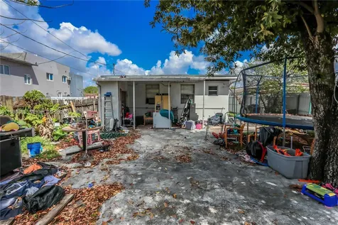 528 E 10th Street Hialeah FL 33010