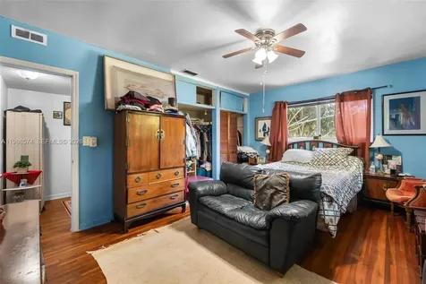 6005 SW 64th Place South Miami FL 33143