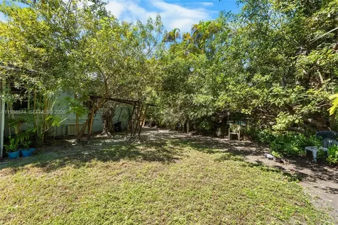 6005 SW 64th Place South Miami FL 33143