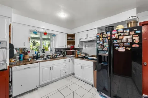 6005 SW 64th Place South Miami FL 33143
